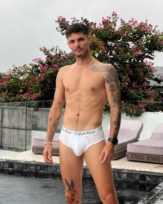 Watch Super Gay Underwear's leaked NSFW photo on TwXstars