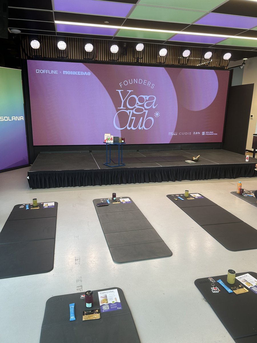 gm from Founders Yoga Club by <a href="/getofflinexyz/">OFFLINE</a> x <a href="/MonkeDAO/">MonkeDAO🍌</a>