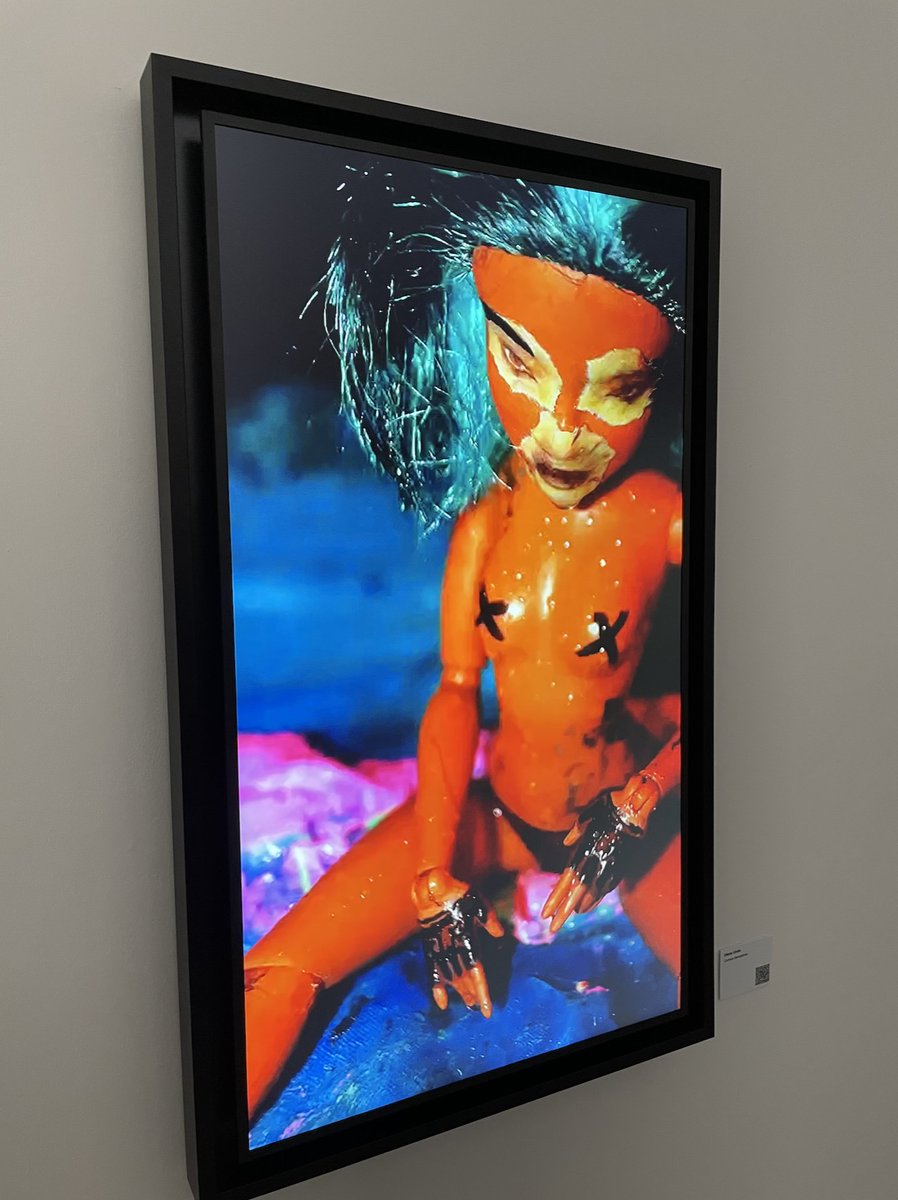 kellybrnz's tweet photo. last night was 🔥. literally &amp; figuratively. congrats @SuperRare @rareperkins. many great works @bryanbrinkman @cemhah @DianeeLindo @nikitadiakur @PERFECTL00P and others... @atlaspop 💎 https://t.co/Nl4wlkliuA
