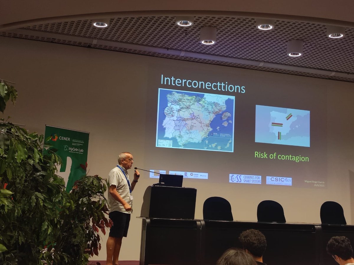 Charla invitada de nuestro compañero Miguel Ángel Garcia en el congreso de Electrocerámica de Pamplona, para hablarnos de la energía marina y las oportunidades que ésta genera en el campo de la investigación en materiales. <a href="/SocEspCeramVidr/">Sociedad Española de Cerámica y Vidrio (SECV)</a>, <a href="/CENER_Energia/">CENER_Energía</a>, <a href="/gob_na/">Gobierno de Navarra</a> <a href="/CSIC/">CSIC</a>