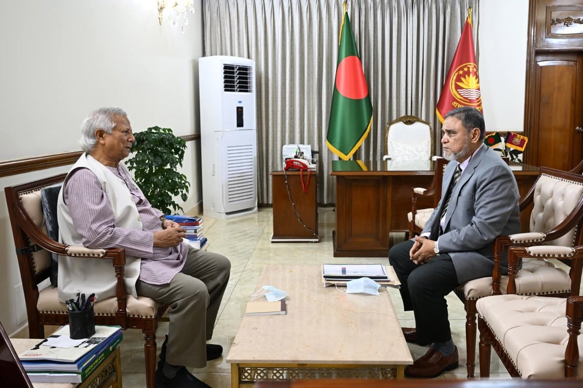 BDHCLondon's tweet image. Chief Election Commissioner (CEC) A. M. M. Nasir Uddin paid a courtesy call on @ChiefAdviserGoB Professor Muhammad Yunus. The meeting took place on Thursday afternoon at the state guesthouse Jamuna.