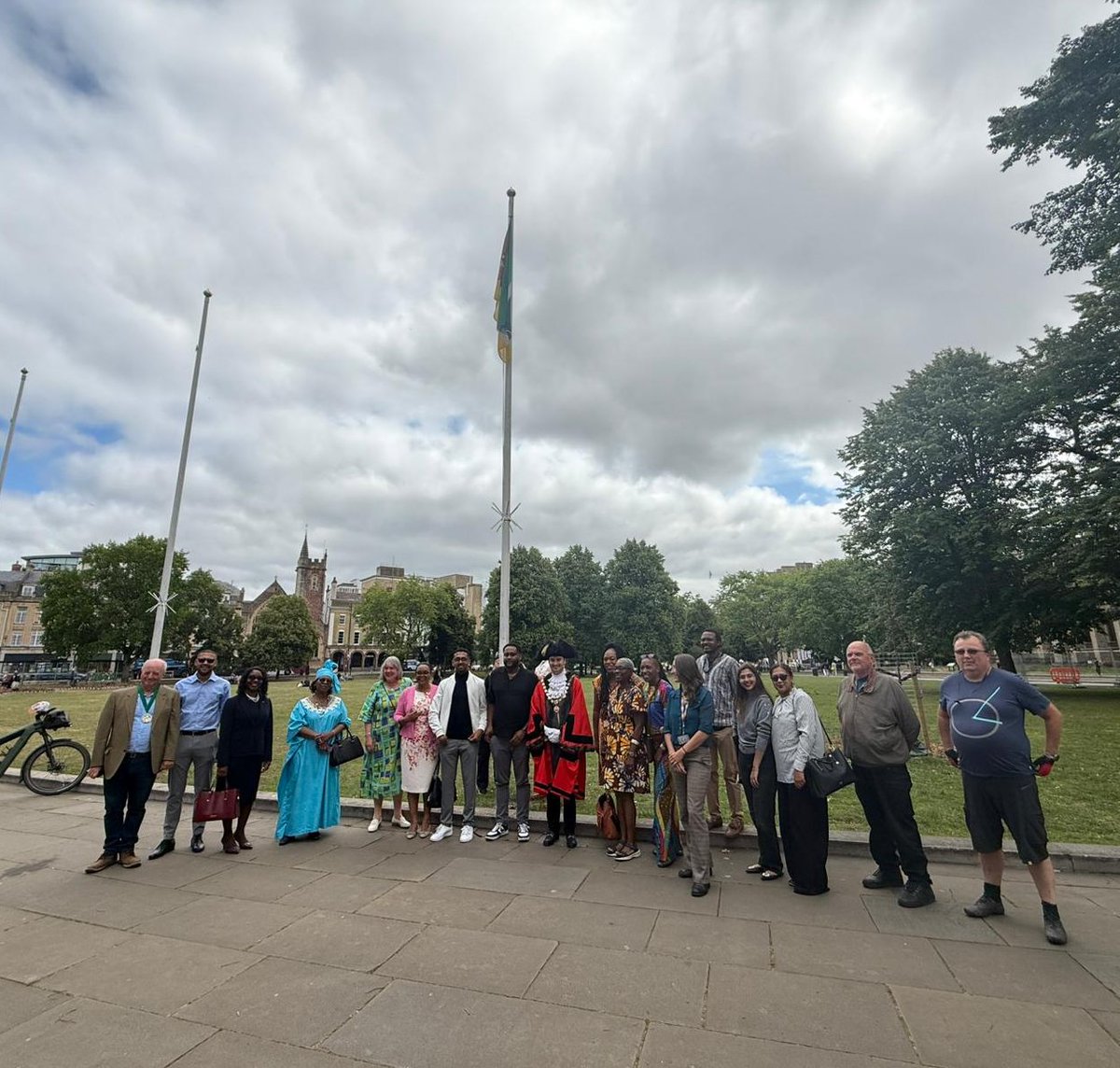 brislordmayor's tweet image. Happy birthday Mozambique!
@BristolCouncil yesterday raised the national flag of Mozambique, celebrating its 50th anniversary of independence from Portugal.
Also 30yrs since Mozambique joined Commonwealth.
More here 👇
bristolbeiralink.org