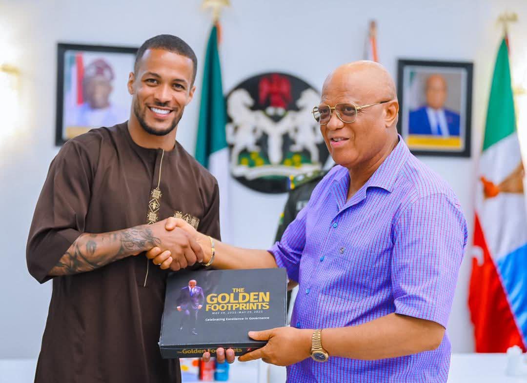 WTroostEkong's tweet image. It was an honour to be invited by HE Gov. @_PastorUmoEno at his residence yesterday night. A moment my family will remember. His tenure has been full of fulfilled promises and I’m excited to be a part of the shared vision of empowering youth through sport.