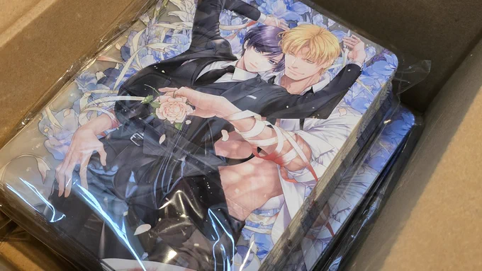 再版したA4イラスト集のおまけクリアカード届いたー 今回はブルー系にしてみました