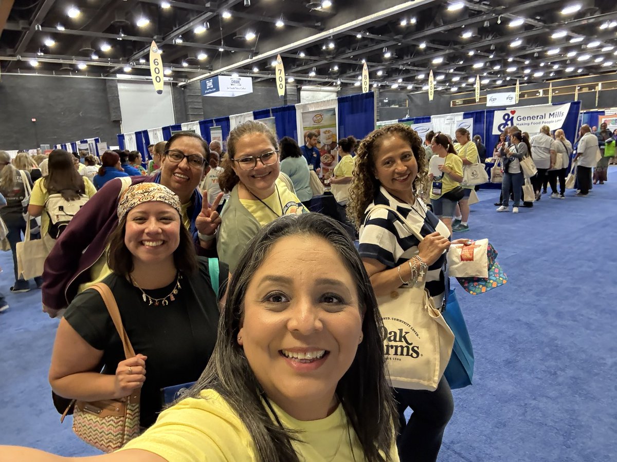 Powerup_StephAy's tweet image. High Tides, Good vibes in Corpus Christi at the TASN 2025 Annual Conference! 🌊☀️🍉 
We had lots of fun with our @PowerUpCafe team!  #TASN2025