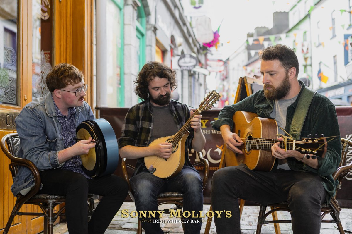 AishlinMJH's tweet photo. All good things happen in threes 😉🥃

It’s here, our new Sonny Molloy’s Micil Inverin Small Batch Single Cask Whiskies - exclusive to Sonny Molloy’s 🙌🏻

Big thanks to everyone involved. Whiskies are available at the bar, so ask the team for more details! 

Sláinte 🥃 https://t.co/oZIytzi4q2