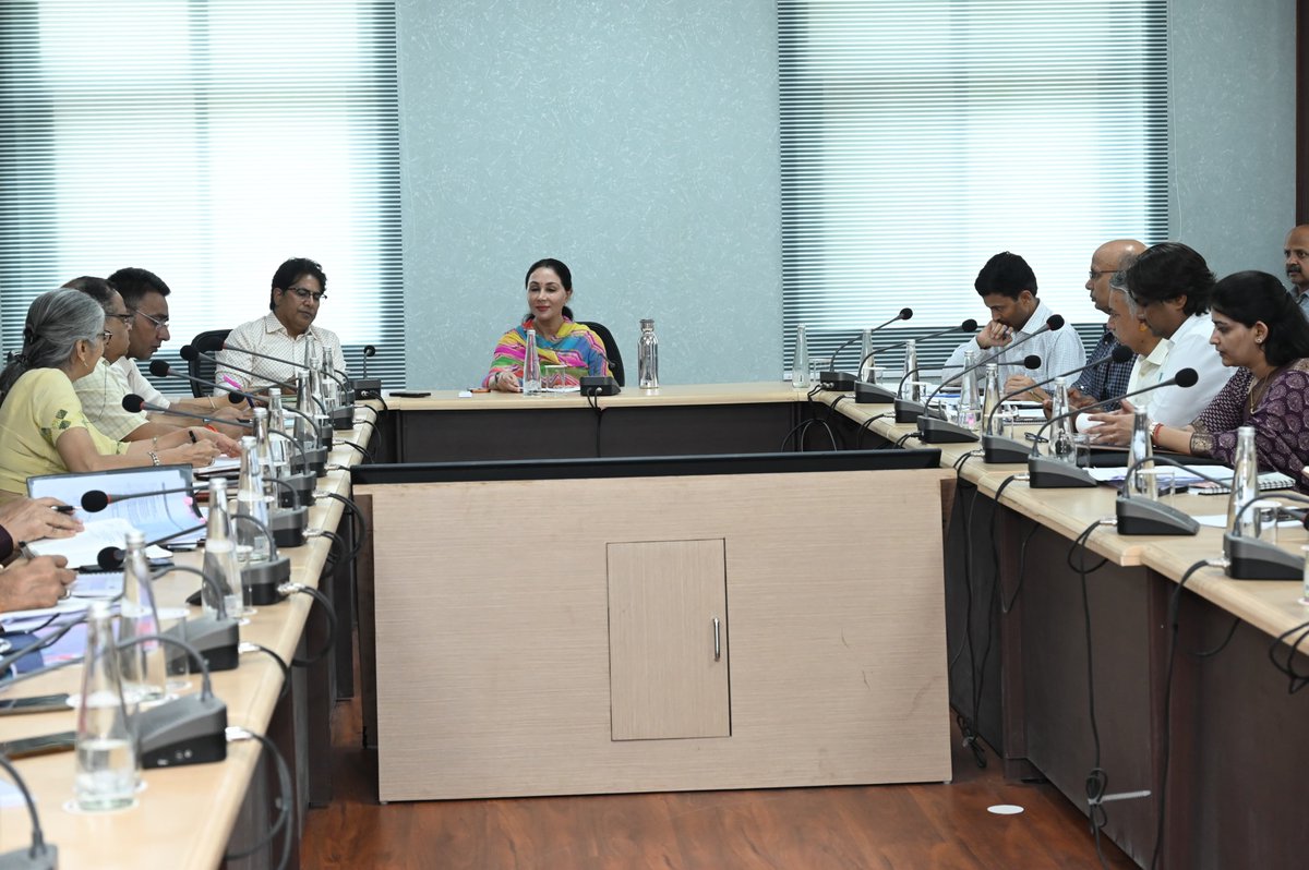 अंतर्राष्ट्रीय स्तर के मार्ट में राजस्थान का हो वृहद प्रतिनिधित्व

ट्राईबल सर्किट प्रोजेक्ट बनाने में अन्य राज्यों के ट्राईबल म्यूजियम का करें अध्ययन - उपमुख्यमंत्री दिया कुमारी

dipr.rajasthan.gov.in/press-release-…