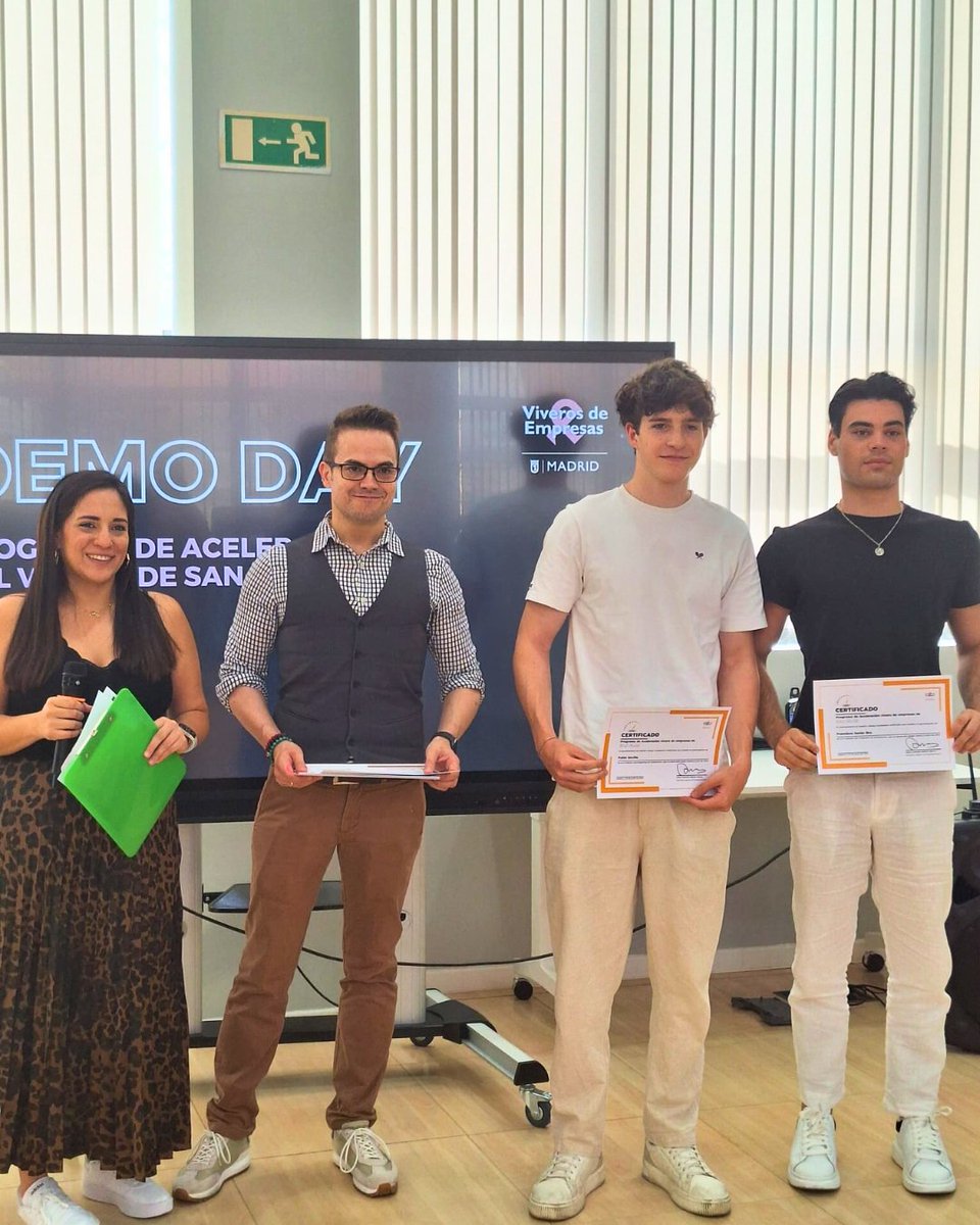 MadridEmprende's tweet photo. Hoy los proyectos finalistas del Programa de Aceleración del📍 @viverosanblas han celebrado el #DemoDay de la VI edición. 🚀
¡Enhorabuena a todos los participantes! 🫱🏻🫲🏼
#MadridEmprende #RedDeViveros #ViverosDeEmpresas #formación #asesoramiento https://t.co/3IyjXx9OSe