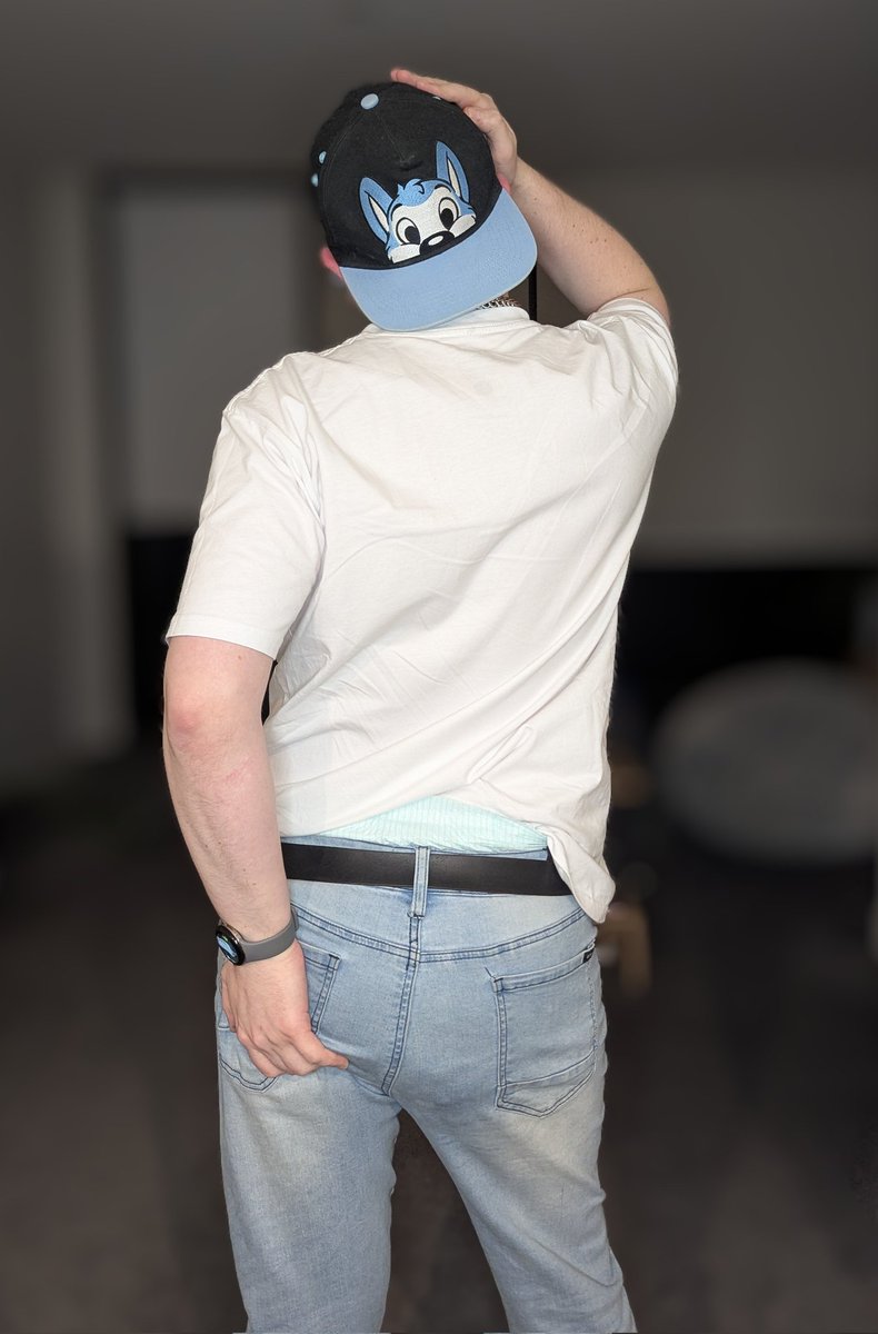 I was wondering why I kept getting weird looks at the bar last night 😳