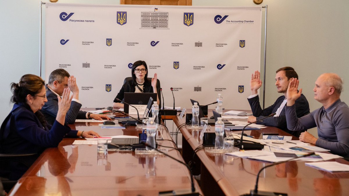 The Accounting Chamber of Ukraine checked how the state ensures access to education for Ukrainian children abroad.

Details: rp.gov.ua/PressCenter/Ne…

<a href="/LithuaniaSAI/">LithuaniaAuditOffice</a> 
<a href="/NIKgovPL/">Najwyższa Izba Kontroli (NIK)</a> 
<a href="/NKU_CZ/">NKÚ ČR</a> 
<a href="/NKUSR/">Najvyšší kontrolný úrad SR</a>