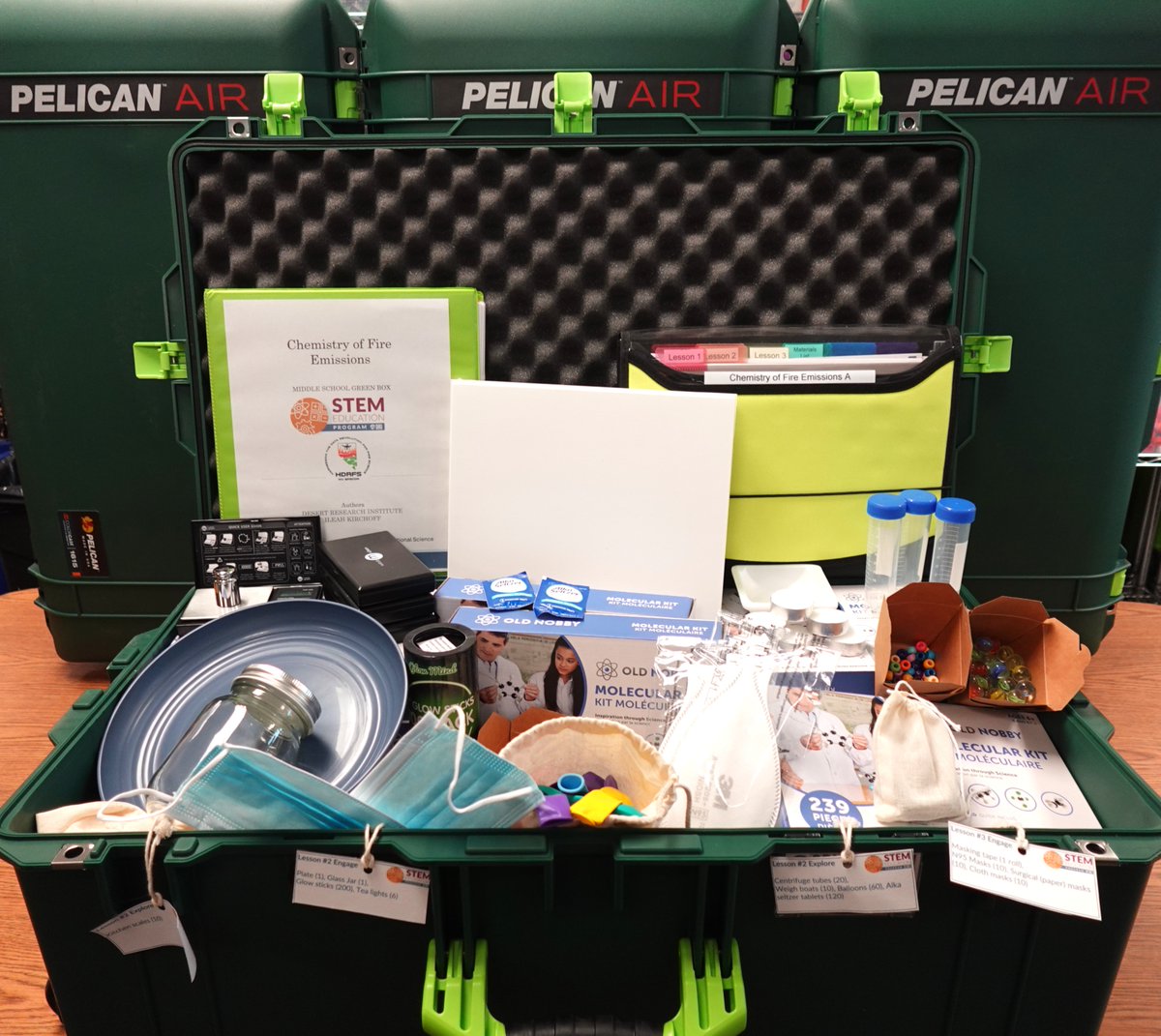DRISTEMEdu's tweet image. Friendly reminder: Green Box reservations open July 1st!
This FREE Pre-K-12th grade resource is available to formal & informal educators in Nevada.
Click the link to find the box right for you and your students: tinyurl.com/DRISTEMedu
#DiscoverDRI #driSTEM #STEMeducation