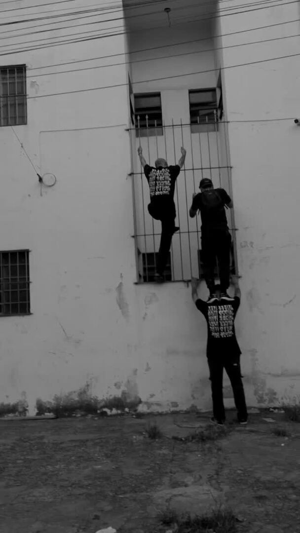 @deixemnosviver 🎥 @zanemeyer of @chopemdownfilms Thank you @mtnbrasil for supporting your local PIXO Vandals. instagr.am/p/DLXiTdosl4L/