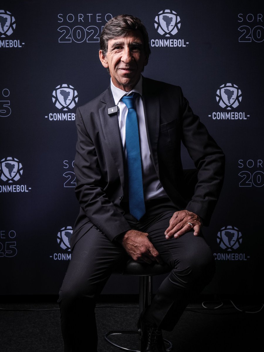 Único técnico argentino con títulos internacionales en 2025.