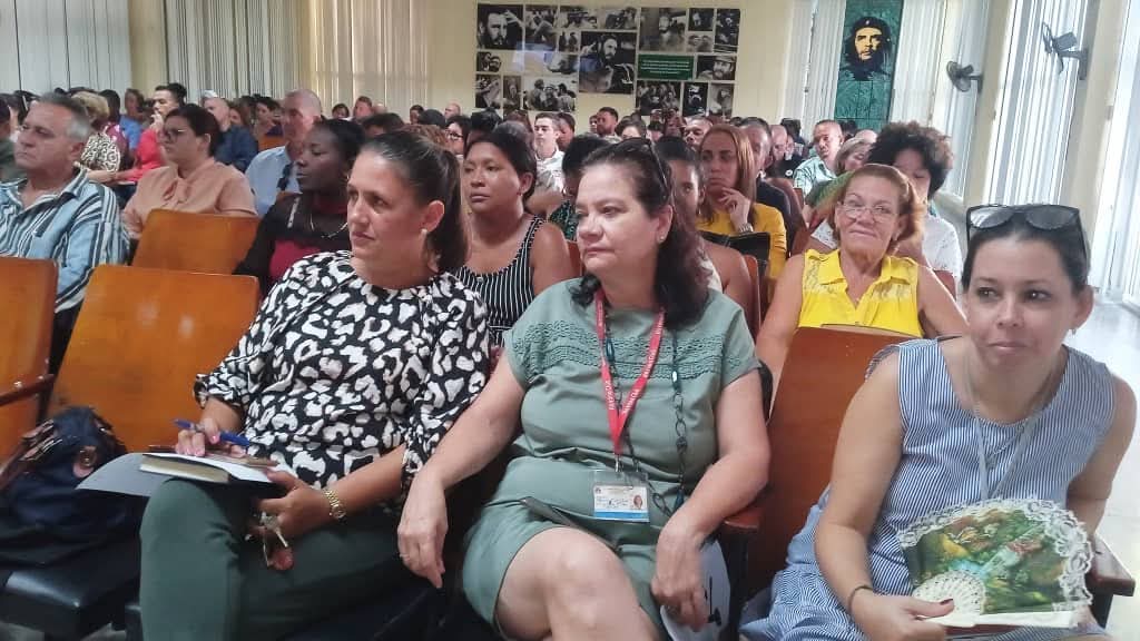 Alberto López Díaz (@albertolopezcu) on Twitter photo Compartimos la jornada de trabajo con el sistema de juristas del <a href="/minalcuba/">Ministerio de la Industria Alimentaria de Cuba</a> donde se abordaron temas interesantes para el trabajo.
Reconocimos a consagrados y comprometidos juristas con las medallas Pedro Marrero y Aracelio Iglesias por 20 y 25 años en el sector
Felicidades 🇨🇺 Compartimos la jornada de trabajo con el sistema de juristas del <a href="/minalcuba/">Ministerio de la Industria Alimentaria de Cuba</a> donde se abordaron temas interesantes para el trabajo.
Reconocimos a consagrados y comprometidos juristas con las medallas Pedro Marrero y Aracelio Iglesias por 20 y 25 años en el sector
Felicidades 🇨🇺