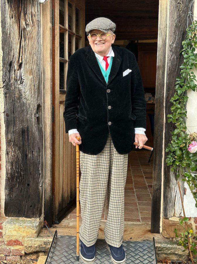 “Esta exposición significa mucho para mí porque es la más grande que he tenido nunca”, ha declarado entusiasmado #DavidHockney sobre su actual retrospectiva en la Fondation Louis Vuitton de París que sintetiza siete décadas de carrera a través de 400 obras que se despliegan por