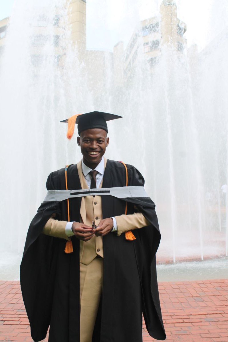 Mjiks4's tweet photo. Education isn’t the key to success — but being uneducated will always lock you out. It’s not about a degree, it’s about the drive to learn. I went to uni to level up my mind. Real talk: education is the key when you use it right. 

Let’s see what happens….. https://t.co/OTlYPM7BMk