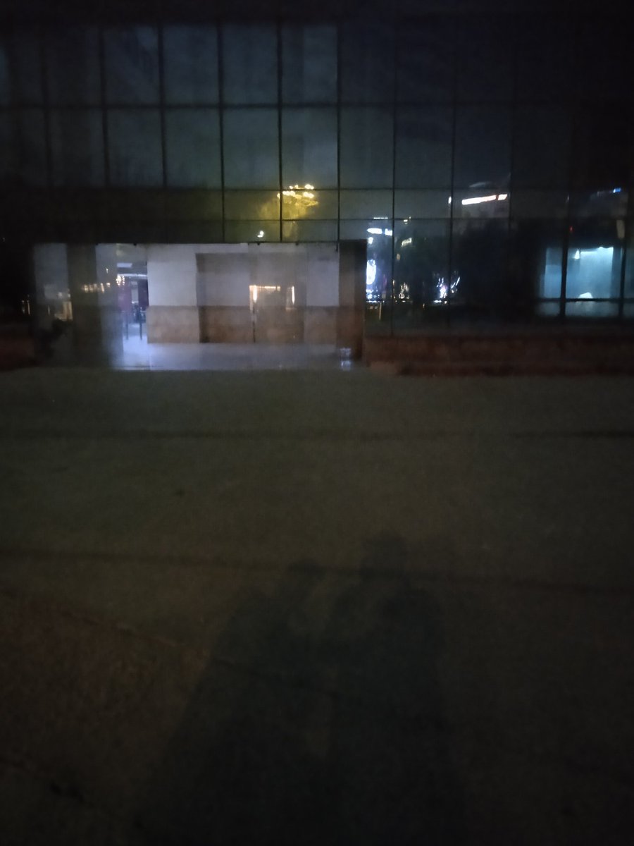 muditaakesar's tweet photo. @CeoNoida complete dark at night in Noida authority parking. It's dangerous especially for women. Need immediate action in this regard. https://t.co/ljkSv2giWv