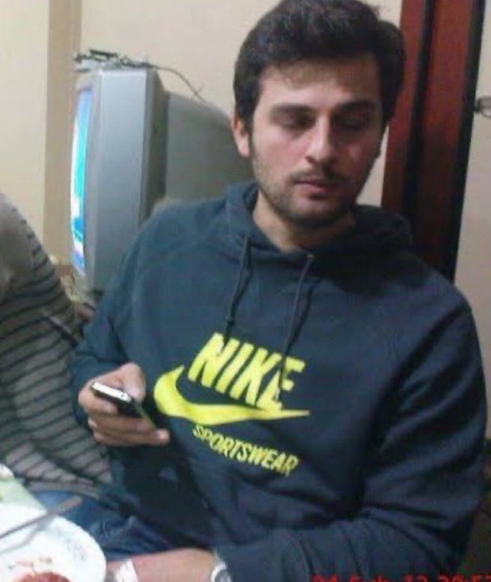 eskiden bu fenotipte abiler çok fazlaydı hepsine aşık oluyodum şimdi nerdesiniz amk herkesin kıçı başı ayrı oynuyor