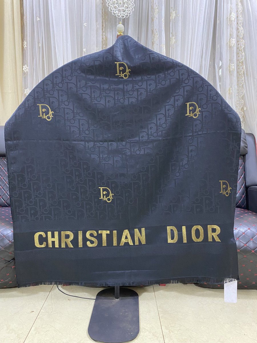 WellSkinDiaries's tweet photo. Grace in every fold, elegance in every thread.
Wrap yourself in the timeless charm of Dior. 🖤 #ChristianDior #LuxuryScarves https://t.co/bo3pfkxeFl