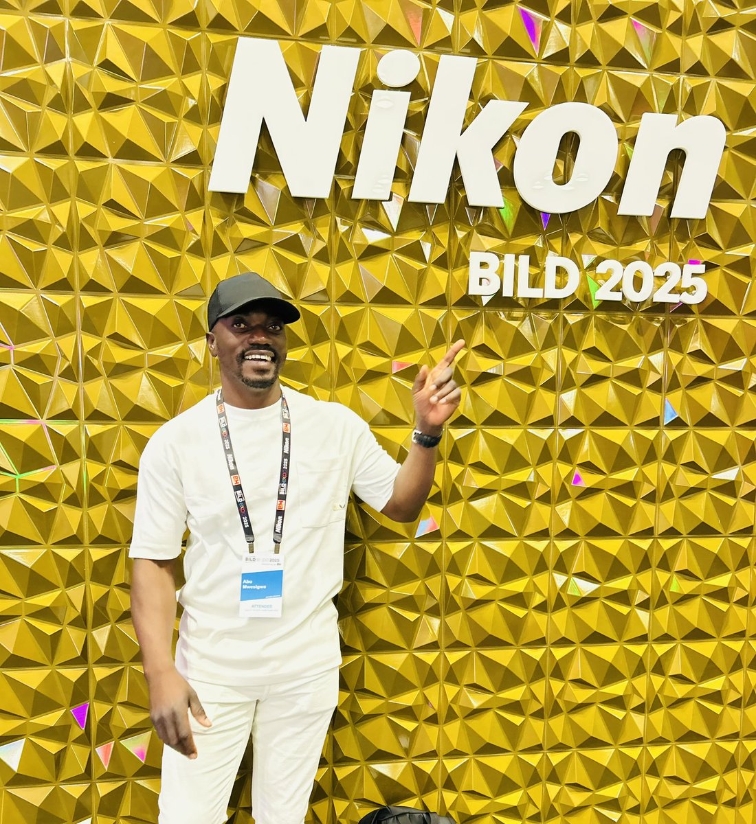AbuMwesigwa's tweet image. The other day I traveled to New York for the B&H Build Expo…a truly enriching experience. Engaged with cutting-edge audiovisual tech, met brilliant minds… and yes, a few “unaware” photo moments on the streets of Manhattan snuck their way in too 🤣
Indeed @KagutaMuseveni oyee!