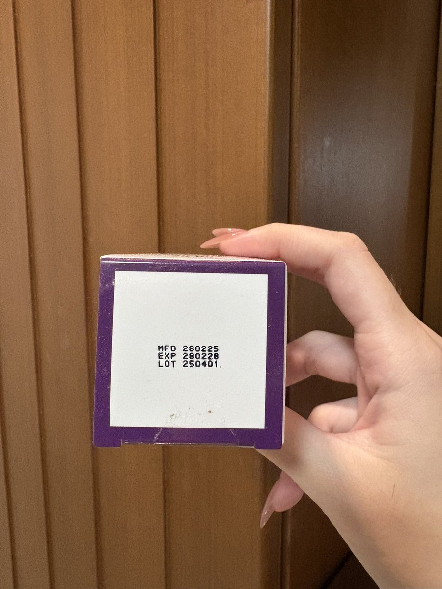 happymood0d's tweet photo. ส่งต่อเรตินอล gravich ไม่เคยแกะใช้ 
exp. 2028 
290฿ รวมส่ง 

#ส่งต่อสกินแคร์ #ส่งต่อเครื่องสําอาง #ส่งต่อ #เสื้อผ้ามือ2 #เสื้อผ้ามือสอง #โล๊ะตู้เสื้อผ้ามือ2 #โล๊ะตู้เสื้อผ้า https://t.co/Er7BdiKk3P
