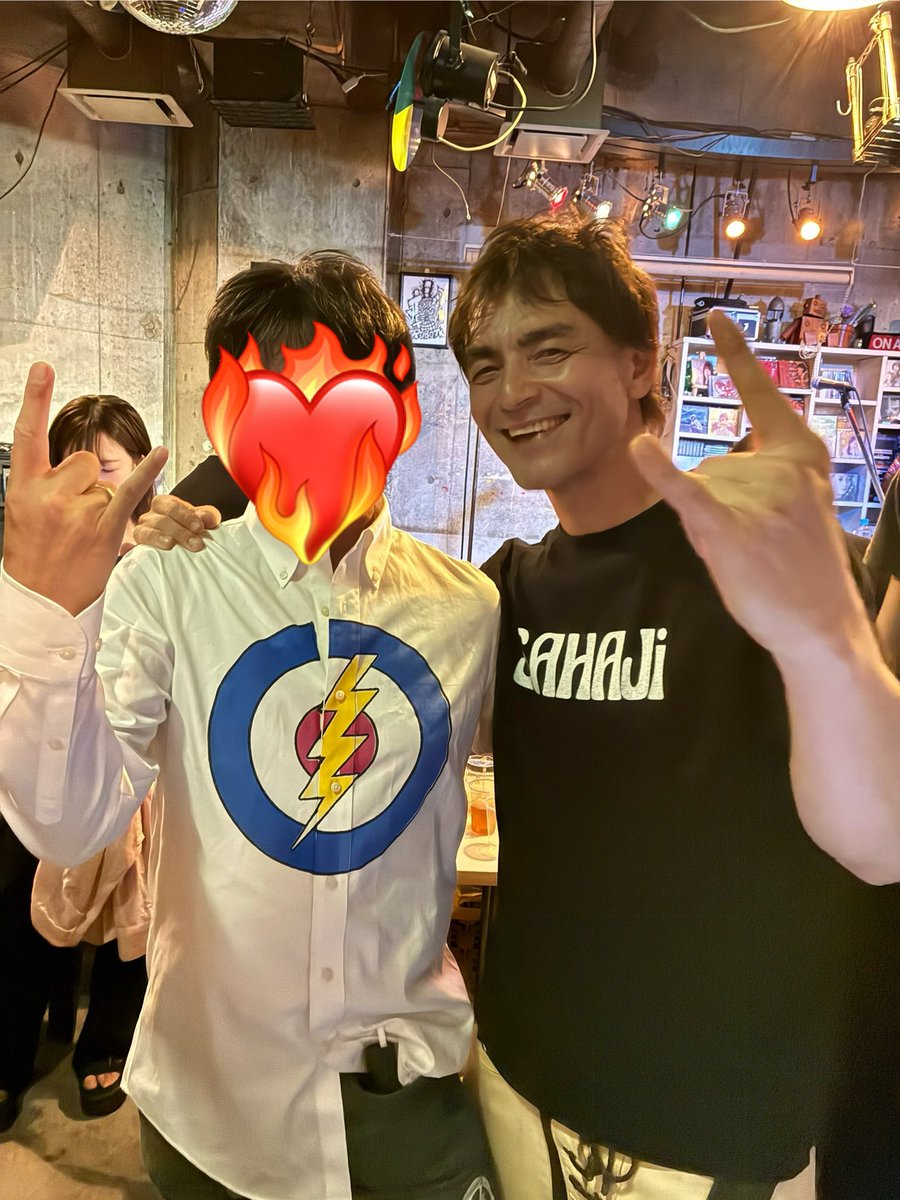 M2diVdhBcH53096's tweet photo. Thank you for your over-enthusiastic performance❤️🔥🎸
My voice died before SAHAJi🎸❤️🔥🎸 lol
Don't tell anyone 🤫
#TOBYAS
#KenAyugai
#SAHAJi
@tobyasmusiq
@SAHAJiOfficial
Sunday, 22 Jun, 2025
LIVE at #高田馬場JETROBOT https://t.co/NXxf6MXeH7