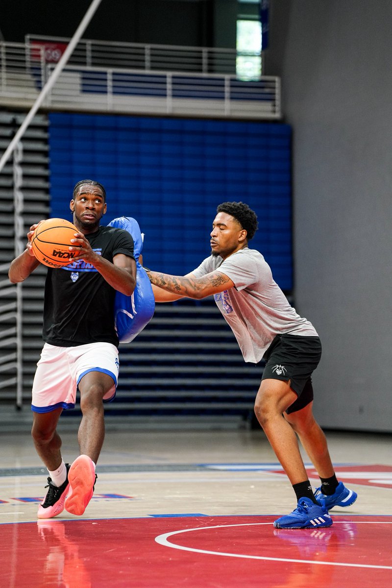 UWG_MBB's tweet image. Back to the lab again 🧪

#WeAreOne