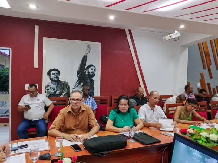 En Holguín Daniel Silveira Pérez Dtor Nacional Territorial del MFP, hoy evalúa en Aseguramiento y Apoyo al Deporte, Verificación Temática de la Resolución 209/24 que realiza, como parte del III Ejercicio Nacional de Enfrentamiento al Delito, Ilegalidades, Indisciplinas Sociales.