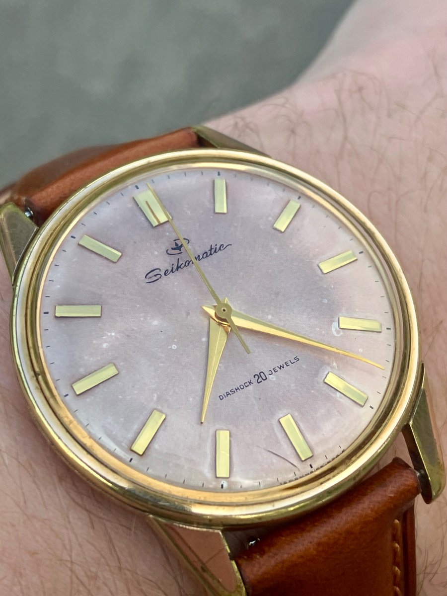 DevenneyWilliam's tweet photo. @_matthewpearson Get something old(er). This is a 1963 Seikomatic. If you are looking for an automatic movement.
If you want a Solar or Quartz, get a Citizen, there are some beautiful dials and models. https://t.co/55LzydfWDe
