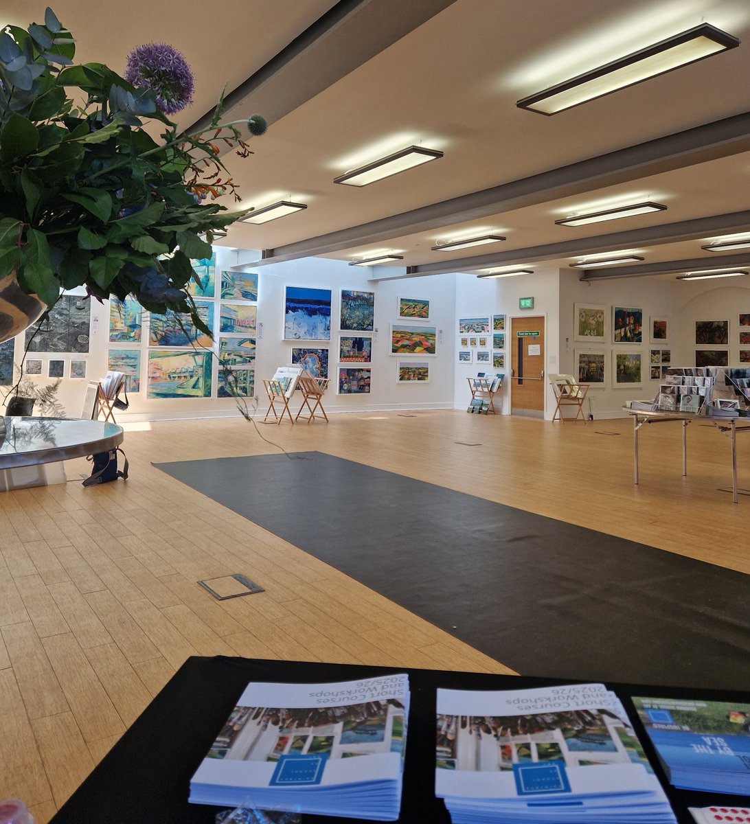 A little sneak preview of RESONANCE ✨️
Exhibition opens tonight 6-8pm!  <a href="/DovecotStudios/">Dovecot</a> | #exhibition #art #paintings