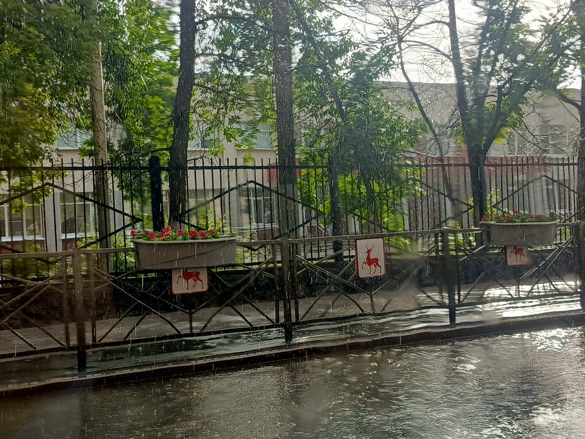 У нас льёт в Нижнем Новгороде, а у вас как?