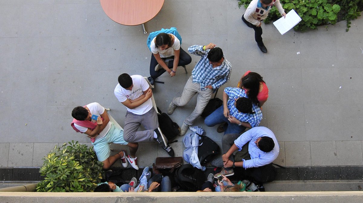 Los psicofármacos en la mochila: el currículum oculto de la salud mental universitaria en Chile. 
Por Angela Cifuentes Astete y Juan Pablo Pinto (estudiante de doctorado de MIDAP)

ciperchile.cl/2025/06/21/los…