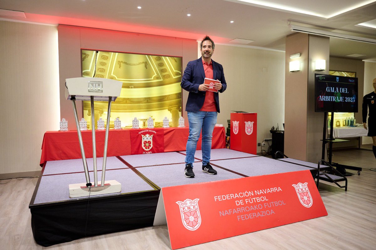 🎙️ Si hace dos semanas tocó organizar y presentar la II gala del #ArbitrajeFNF, mañana toca otro…¡sarao de los gordos!

💪 Aunque, esta vez, acompañada de <a href="/maiderpascual/">Maider</a> y en un emblemático lugar como <a href="/TeatroGayarre/">Teatro Gayarre</a>.

🎁 ¡Y con muchas sorpresas preparadas!