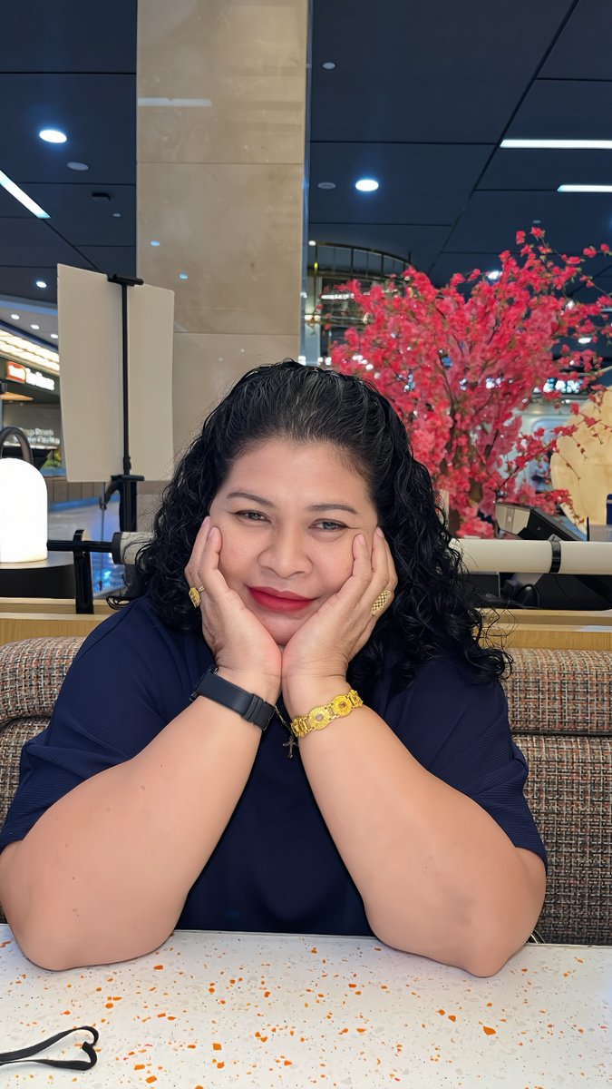 ecnairs's tweet image. ngedate sama mami💃