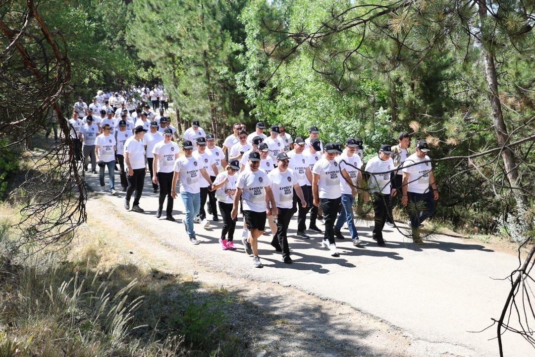omercagirici's tweet photo. ÖZEL GÜVENLİK FARKINDALIĞI İÇİN, '5188 SAYILI KANUN, 5188 ADIM'

26–30 Haziran Özel Güvenlik Haftası kapsamında, Ankara’da özel güvenlik görevlilerinin toplumdaki önemine dikkat çekmek amacıyla "Eymir’de 5188 Adım" sloganıyla Emniyet Genel Müdürlüğü Özel Güvenlik Denetleme Başkanlığı koordinasyonunda farkındalık yürüyüşü düzenledik.
Gerçekleşen etkinliğe; Emniyet Genel Müdürlüğü Özel Güvenlik Denetleme Başkanı Sn. Suat Çelik, TOBB Özel Güvenlik Hizmetleri Meclisi Başkanı Sn. Serdar Arıkan, Genel Başkan Yardımcılarımız Ahmet Durcuk ve Fevzi Karataş, GÜSOD Yönetim Kurulu Başkanı Sn. Turgay Şahan, ÖGED Derneği Başkanı Sn. Dilek Oran , Sendikamızın iş yeri temsilcileri ve üyelerimizle ,çok sayıda özel güvenlik görevlisi katıldı.
#güvenliğinözelkahramanları 
@turkiskonf 
@Guvenlik_is 
@EGMozelguvenlik 
@TC_icisleri