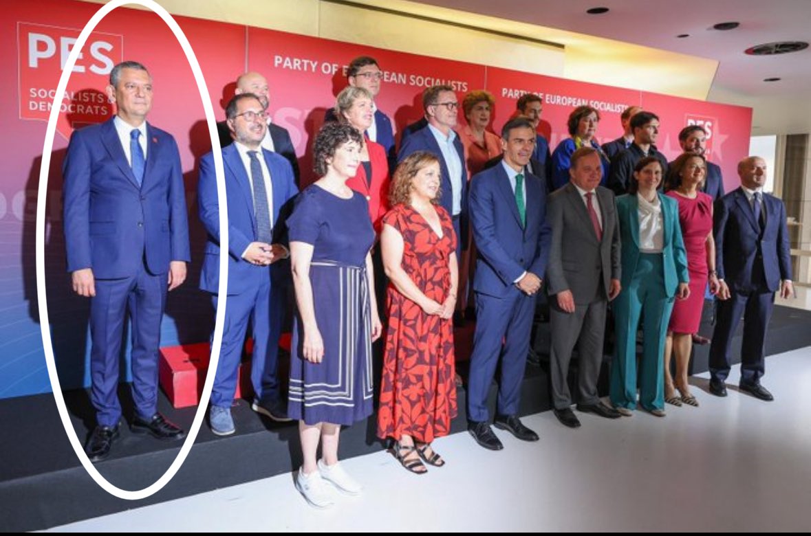 ERTUGRULAKIN_'s tweet photo. Dış kapının dış mandalı gibi durmuyor mu? Aklıma Ecevitli yıllar geldi…

Sizce bu adam Türkiye’ye yakışıyor mu ?😁 https://t.co/WSF1oyK5AF