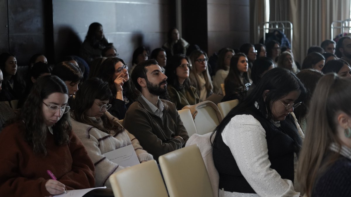 👥 Mesas redondas
👨🏽‍🏫 Exposiciones
🎖️ Homenaje

Mucho más que el Día del Internista: un día de aprendizajes compartidos y de reconocimiento a quienes dejaron su huella en nuestro camino.

#MIDía