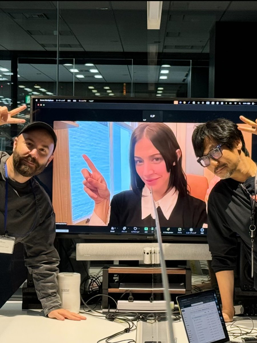 polacheknews's tweet image. Photos from the process behind 'ON THE BEACH'