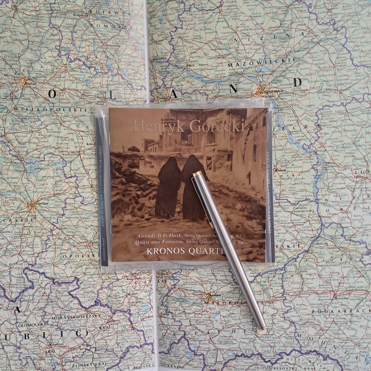 ClassicalCritic's tweet photo. #morninglistening to the #StringQuartets of HenrykGórecki, which could be seen as the direct continuation of the Bartók SQ4ts, actually. Stone cold classic recording of the @kronosquartet on @NonesuchRecords https://t.co/GnBe4qfPyf