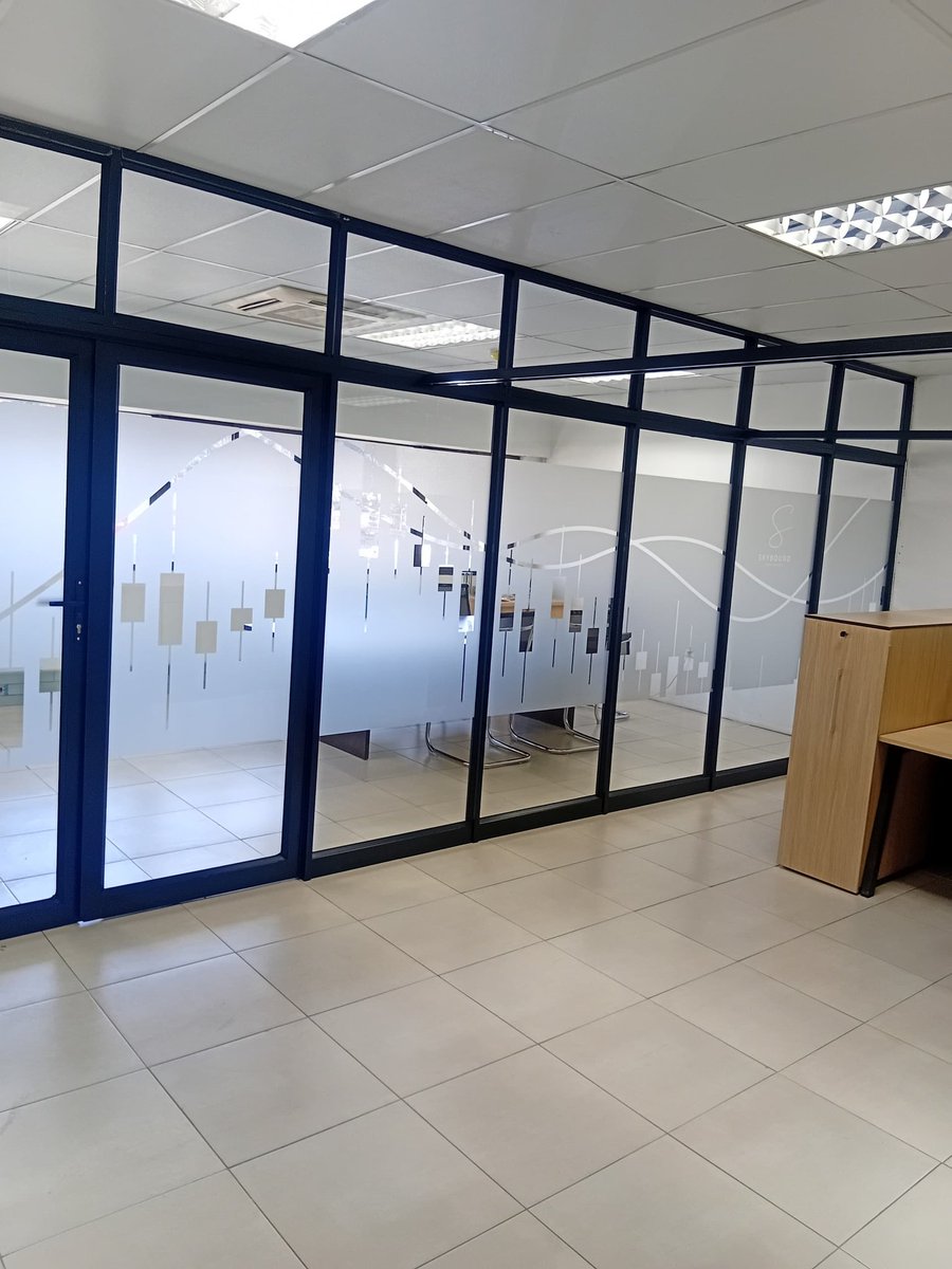 sketchdesign8's tweet photo. Kwetfu kushaya s’pan sihambe! 🔥
Logo install ✅ Glass frosting frosting ✅Clean finish for Skybound Securities. At Sketch Design and Marketing we bring brands to life. https://t.co/2oZWLAAZOf