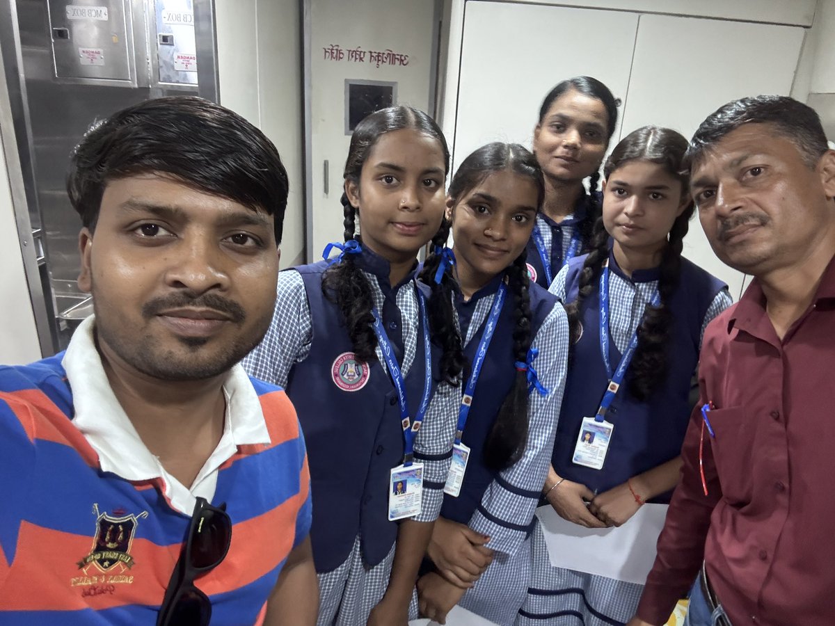 amshubhamking's tweet photo. •ट्रेन नाम: वंदे भारत एक्सप्रेस (Gorakhpur - Patliputra - Gorakhpur Vande Bharat Express)
•ट्रेन संख्या:
•15563 (पाटलिपुत्रा से गोरखपुर)
•15564 (गोरखपुर से पाटलिपुत्रा)

⸻

⏰ समय सारणी (Patliputra → Gorakhpur): 💺 डिब्बे और सुविधाएं:
•एसी चेयर कार (AC Chair Car) https://t.co/xEj7bH2zMU