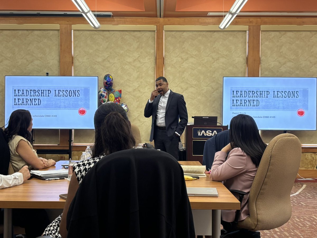 drorzel's tweet photo. We have @DBoothCCHS dropping some major leadership truth bombs today at #ASuperWeek Inspirational and dynamic! @IllinoisASA https://t.co/gGvJWWdm8U