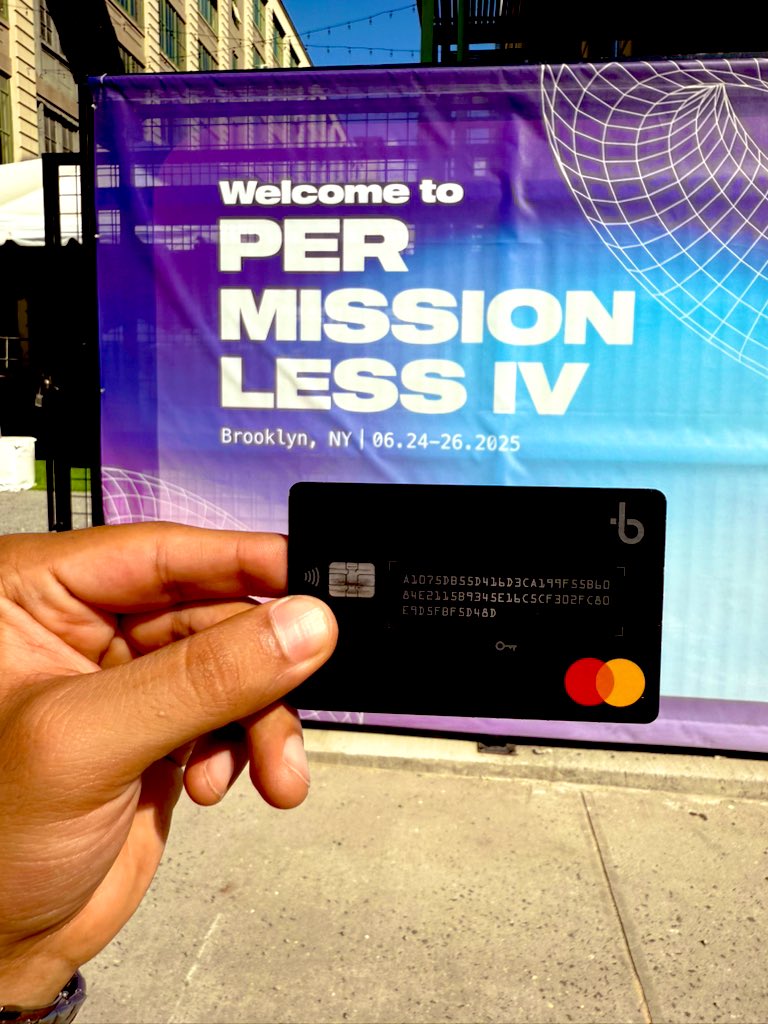 Crypto_Papii's tweet photo. Representing @BlockpayNetwork at @Permissionless 🔺😎
#CryptoPayments #BlockpayCard https://t.co/84js8oE23C