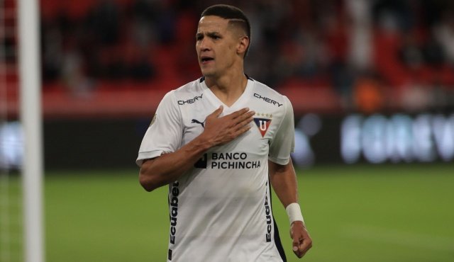 TheKingLdu's tweet photo. 🇦🇹Desesperado  está por Irse de LIga que va a un equipo enano de ARGENTINA o vuelve. 

Lo único que se me ocurre es que  como  su hijo ya nace,no querrá que sea Ecuatoriano.

Porque no hay más sentido,por más que su representante diga que no es un retroceso es un RETROCESO https://t.co/HTNOWOQArN