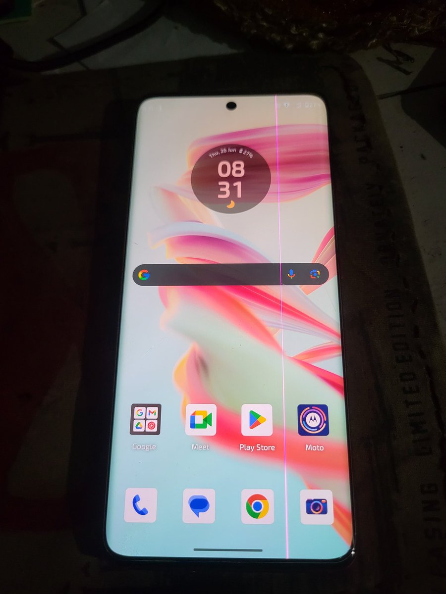 🟥WARNING⚠️
 This is my Motorola Edge 30 Fusion aged about only 1 year &amp; 4 months. One green line came and gone, now 2nd one showing in different spot.
"Think twice before buying a Motorola phone."
🟥 Is Motorola looting from it's customers?
 <a href="/motorolaindia/">Motorola India</a>
<a href="/Moto_Support/">Motorola Support</a> <a href="/Moto/">motorola</a>