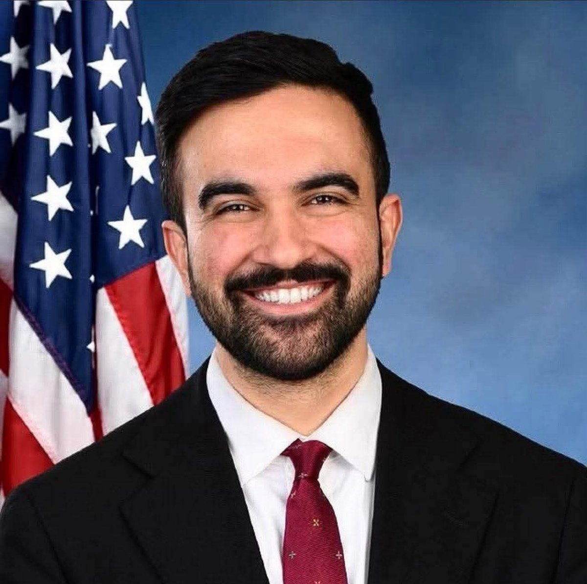 KDSindhi's tweet image. پاکستانی اکثریت زوہران ممدانی کے نیویارک کا میئر  بننے پر بہت خوش ہیں۔ اسی طرح وہ صادق خان کے  میئر لنڈن بننے پر خوش تھے۔ مگر اپنے وطن میں وہ کراچی،  لاہور یا کسی  شہر میں ایک ہندو یا مسیحی کو میئر کب بنائیں گے؟ ویسے شکر ہے کسی غیر مسلم کو میئر بننے پر کوئی آئینی پابندی نہیں ہے!