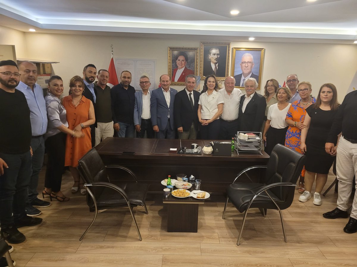 tlybkdgd's tweet image. #AVAZ Araştırma ve Strateji Merkezi Genel Başkanımız Sn. @sdeniz13   bey ile birlikte İyi Parti İstanbul Çekmeköy İlçe Başkanlığımızı  ziyaret ettik.. 

İlçe Başkanımız Sn. @Dlaverko1Koc  Misafir  perverliklerin den dolayı çok teşekkür ederiz.🙏☀️
@AvazStrateji
 @sdeniz13