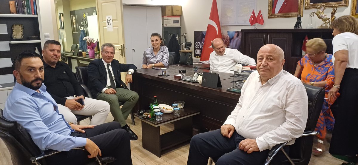 tlybkdgd's tweet image. #AVAZ Araştırma ve Strateji Merkezi Genel Başkanımız Sn. @sdeniz13   bey ile birlikte İyi Parti İstanbul Çekmeköy İlçe Başkanlığımızı  ziyaret ettik.. 

İlçe Başkanımız Sn. @Dlaverko1Koc  Misafir  perverliklerin den dolayı çok teşekkür ederiz.🙏☀️
@AvazStrateji
 @sdeniz13