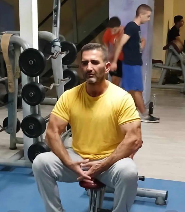 Τι λέγατε ρε παιδιά γεια τους πενηντάριδες άργησα;;;
Αλλά εμένα τι με νοιάζει εγώ είμαι 53...🤗😂😂😂😂