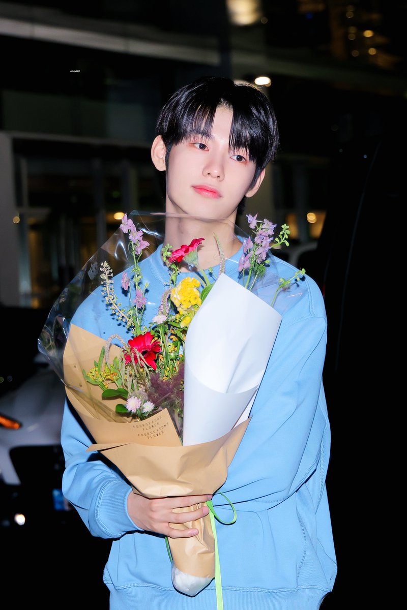 241127-250624

친친 진짜루 안녕😭😭😭😭😭😭😭😭😭

#이정현 #LEEJEONGHYEON #EVNNE